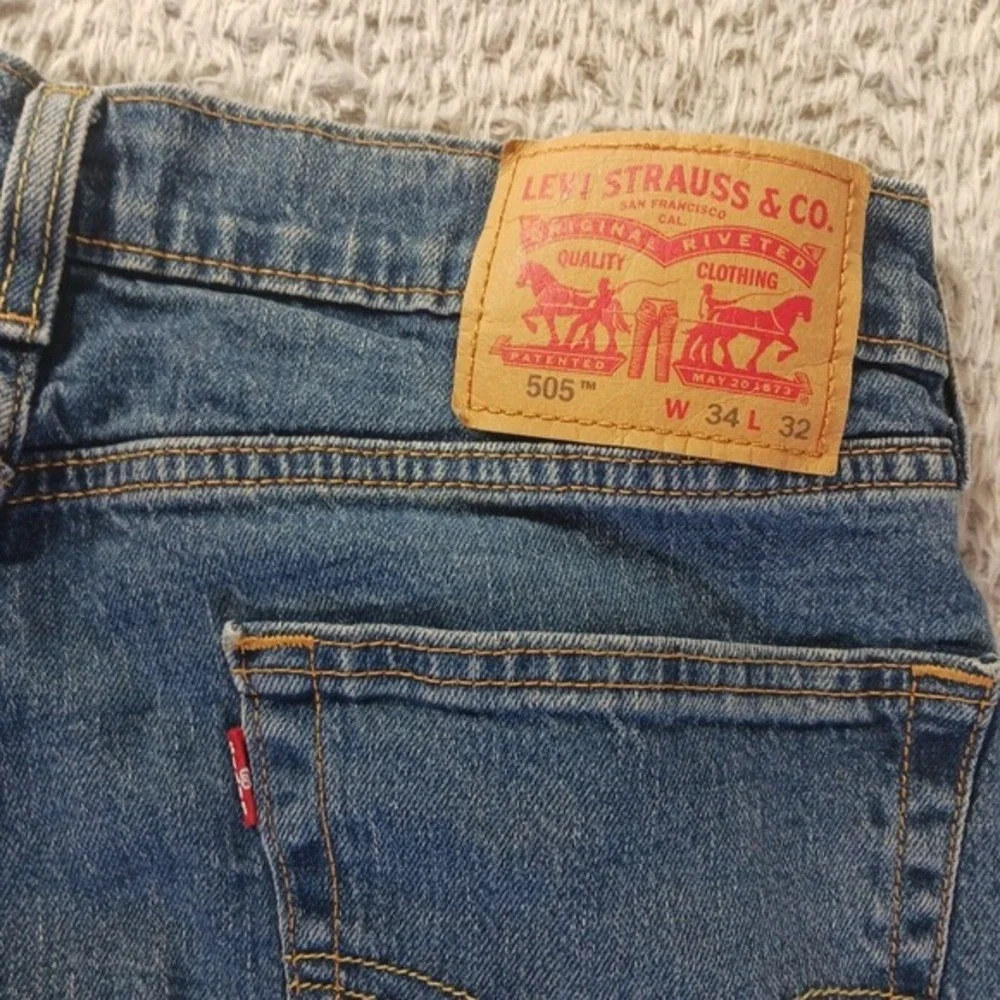 Levi's 550 Relaxed Fit Jeans Men's 32x30 (Tag 34x32) Medium‎ Wash Classic Denim